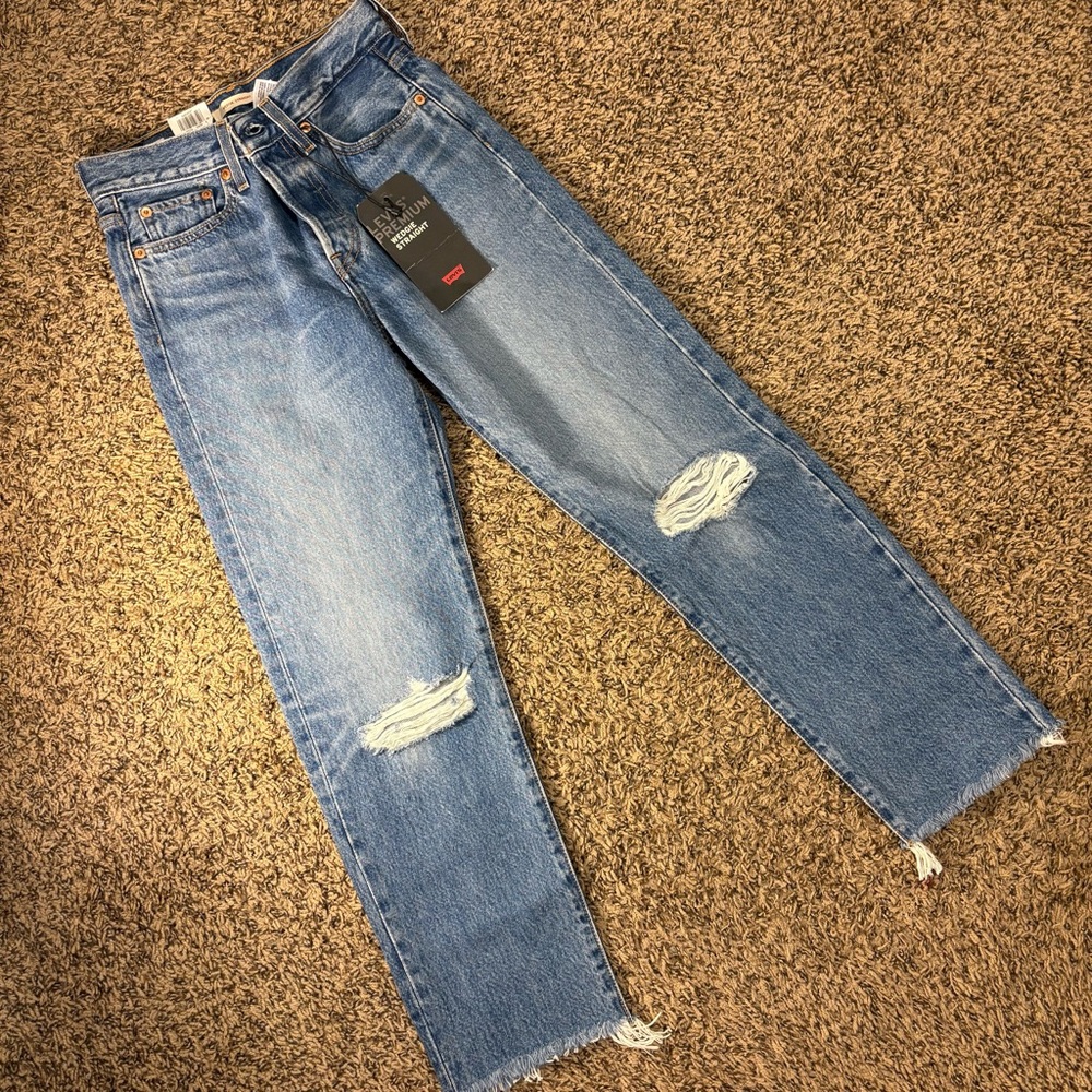 Levi Premium “Wedgie Straight” Jeans
